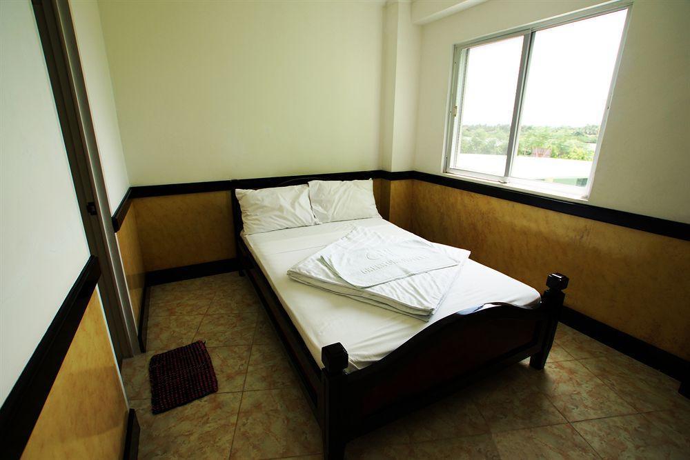 Green One Hotel Lapu-Lapu City Eksteriør billede