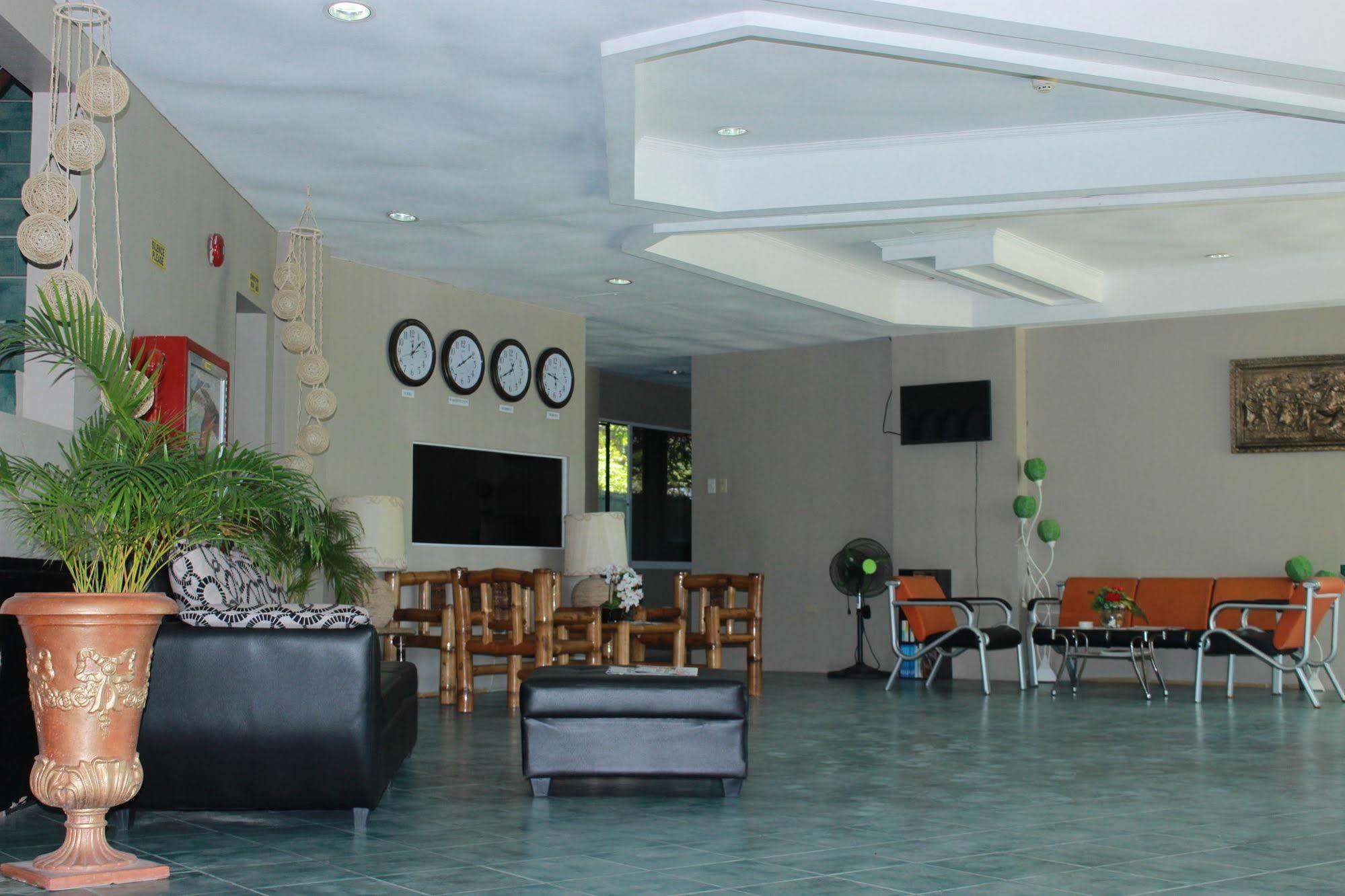 Green One Hotel Lapu-Lapu City Eksteriør billede